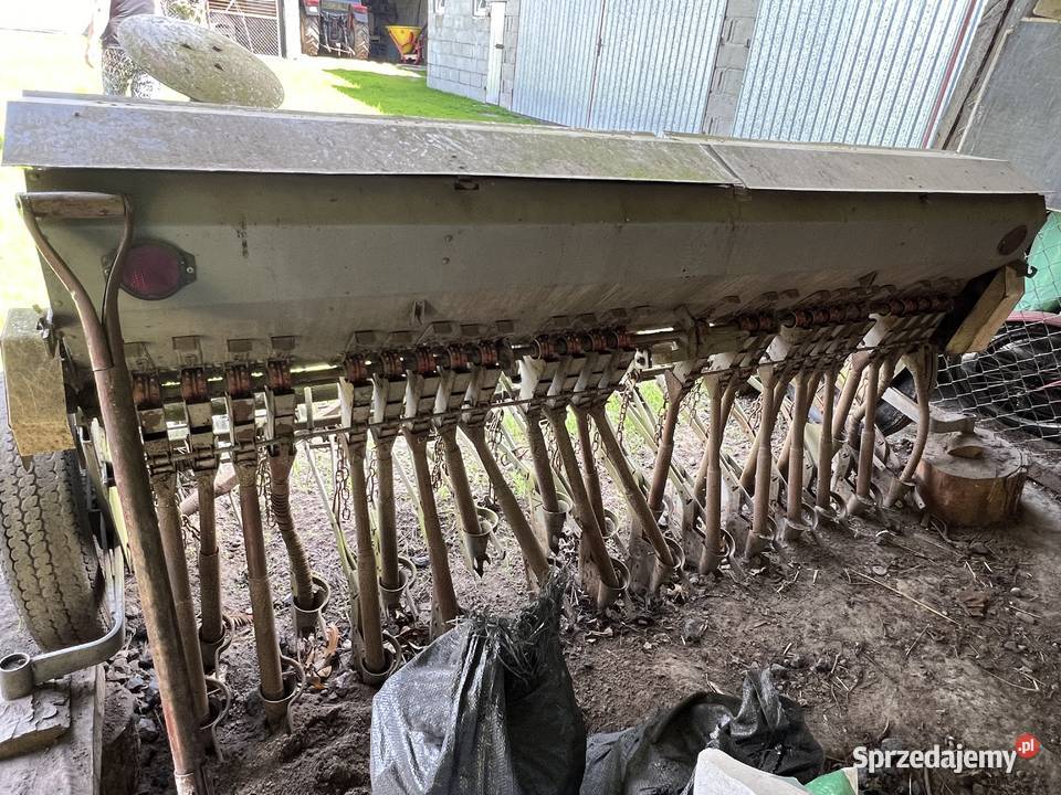 Siewnik do zboża Siewniki i sadzarki Ligówko