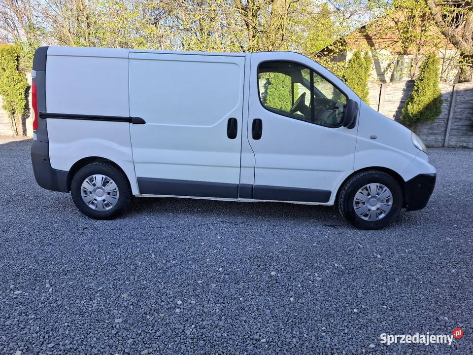 Nissana primastar 20 115 koni 2007 renault biały Chobrzany