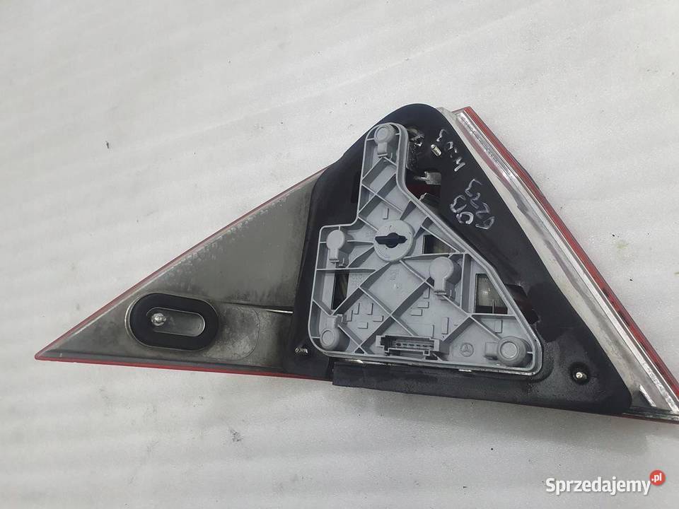 LAMPA PRAWY TYŁ SEDAN MERCEDES W203 EU