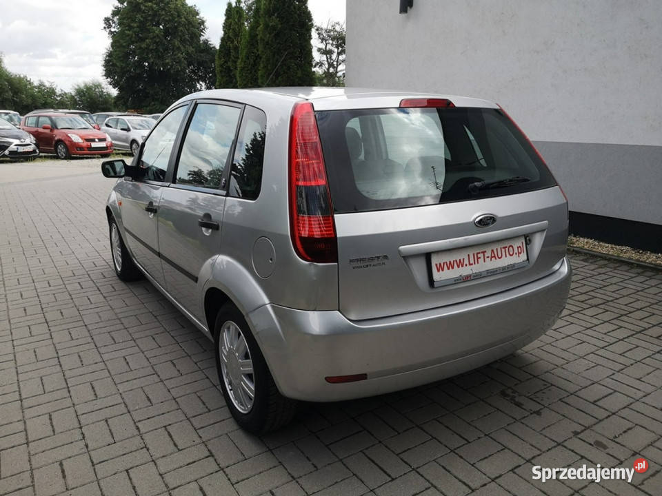 Ford Fiesta 14 16v 80 Klima Elektryka ALlu GHIA Rok produkcji 2002 Strzegom
