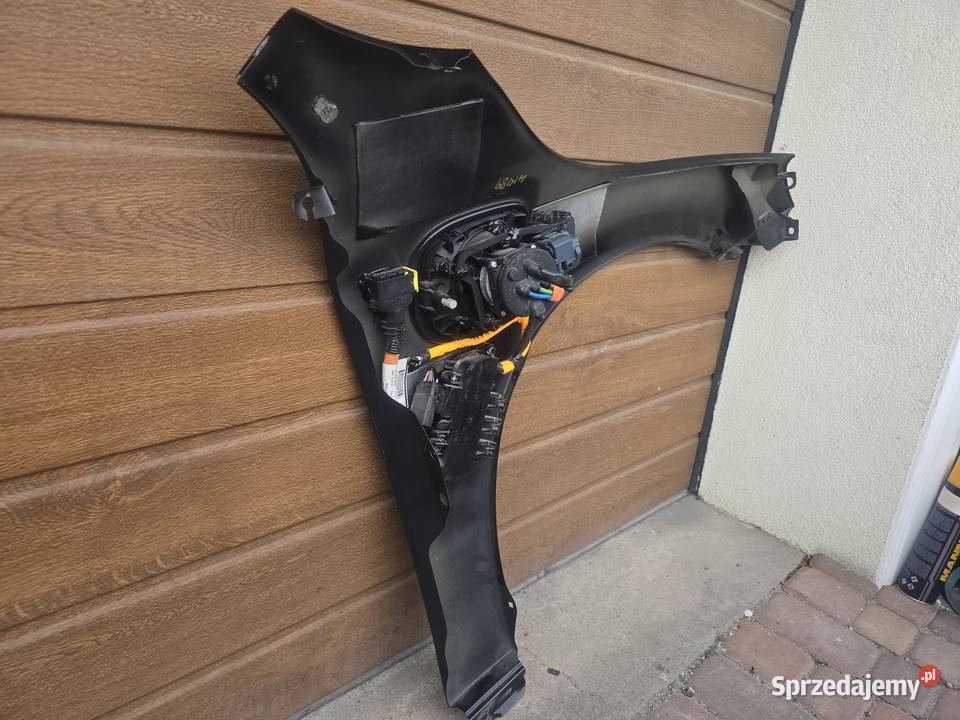 Błotnik Lewy przód Volvo V60 Hybyda Hybrid 717 w Błotniki Kielce sprzedam