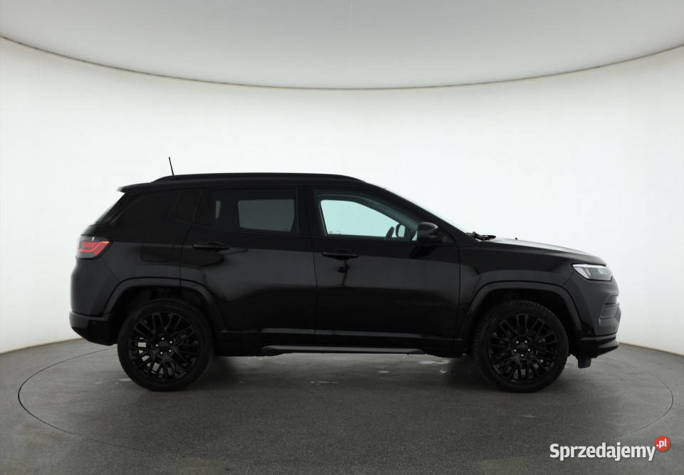 Jeep Compass 4xe nawigacja