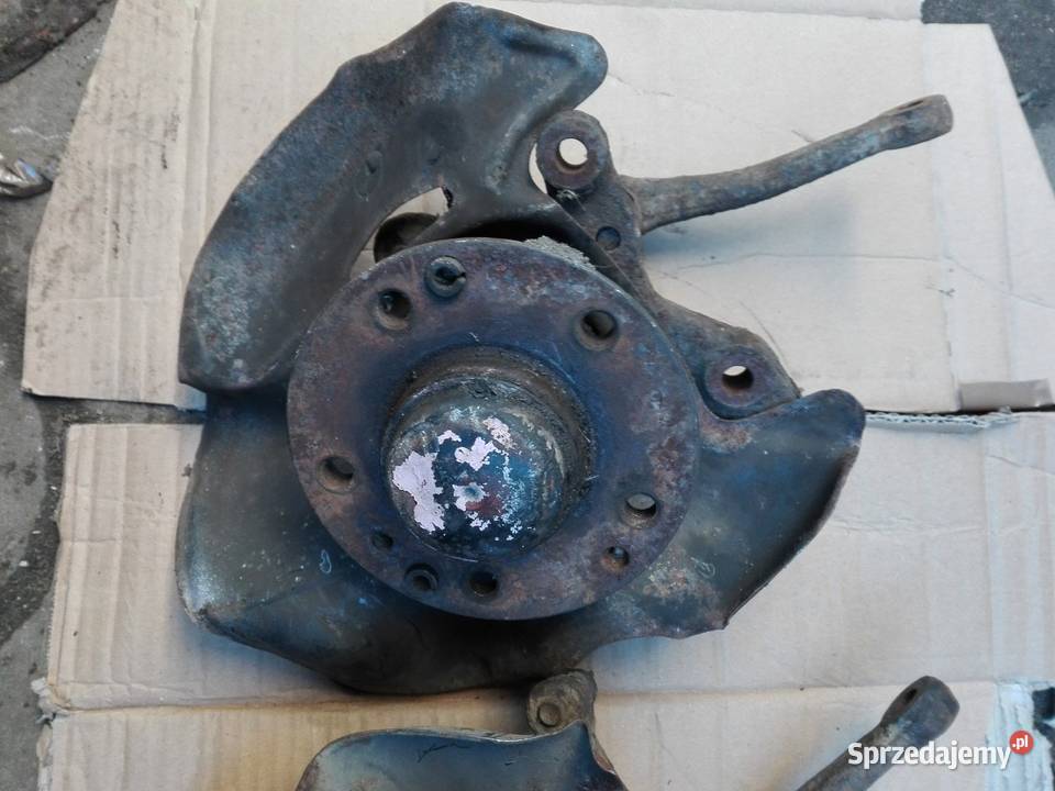 Mercedes 190 W201 zwrotnica przód piasta osłona Skarżysko-Kamienna