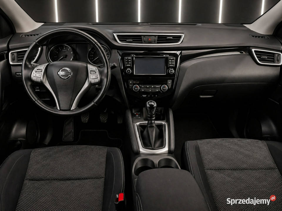 Nissan Qashqai kamera cofanianawigacjaopłacony elektryczne lusterka