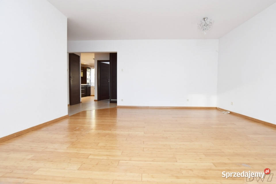 3 pokoddzielna kuchniabalkonDobrego Pasterza sprzedam