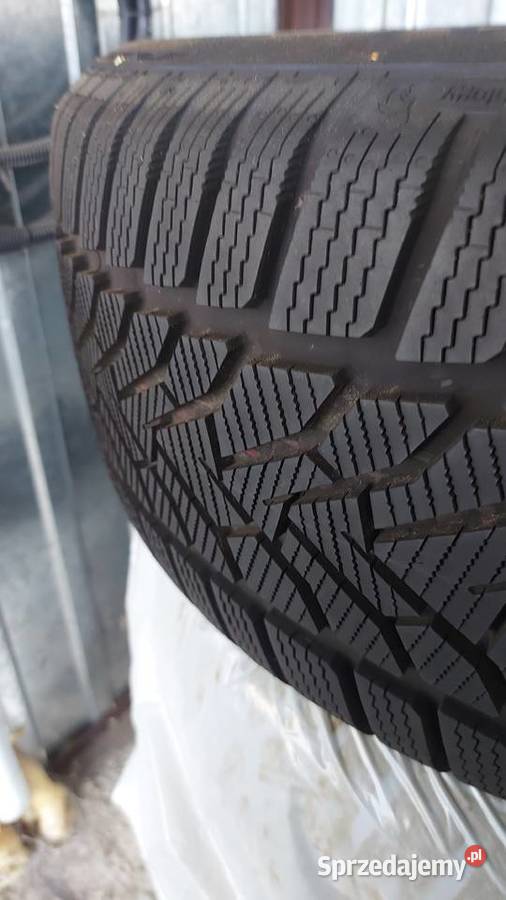 Uniryal 2255516 zimowe Ostrowiec Świętokrzyski