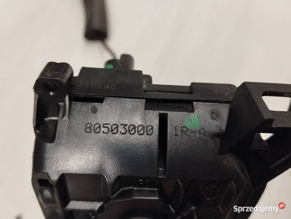 Zamek drzwi lewy przód Megane III 805030001R Łask