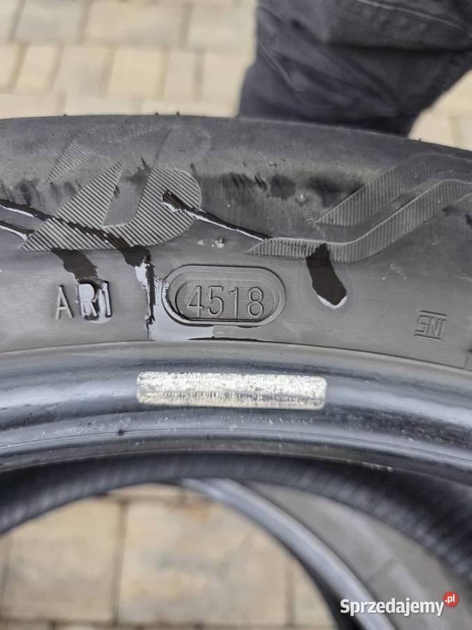 Opony 27540 R20 runflat 275