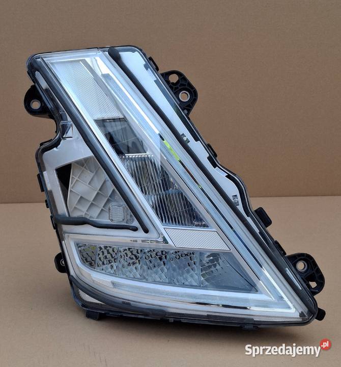 VOLVO FH5 FH 5 REFLEKTOR PRAWY LAMPA PRAWA FULL Bieleń