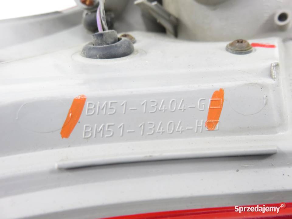 LAMPA PRAWA TYLNA FORD FOCUS MK3 III Turnier osobowe