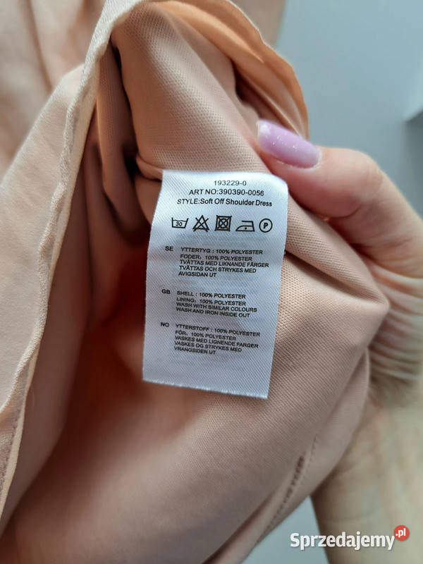 Pudrowa sukienka hiszpanka NLY Trend Rozmiar S Trąbki Wielkie