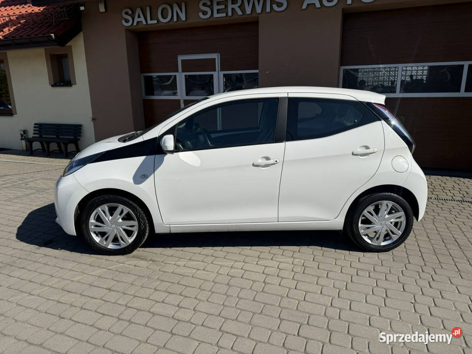 Toyota Aygo Rezerwacja II 2014 elektryczne lusterka Orzech