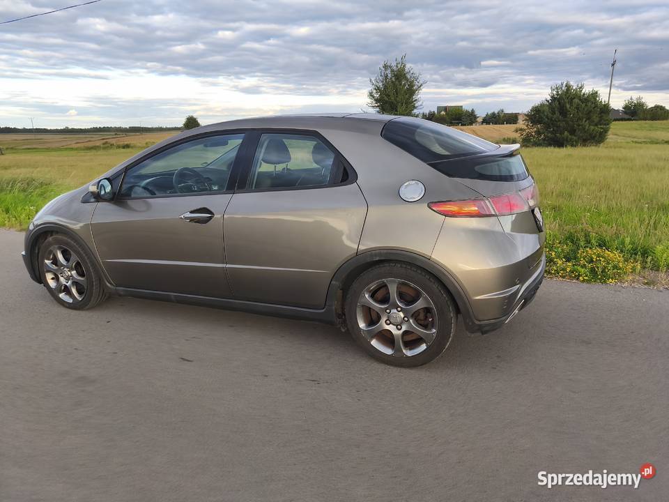 Ładną honda Civic ufo 18 w oryginalnym lakierze bluetooth świętokrzyskie Starachowice sprzedam