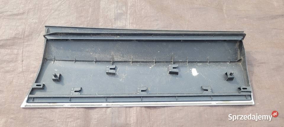 VW TIGUAN 5NA LISTWA DRZWI PRAWY TYŁ osobowe Ruda Śląska