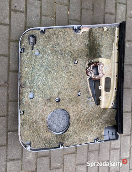 Boczki drzwi prawy lewy przód Toyota Previa Mogilno sprzedam
