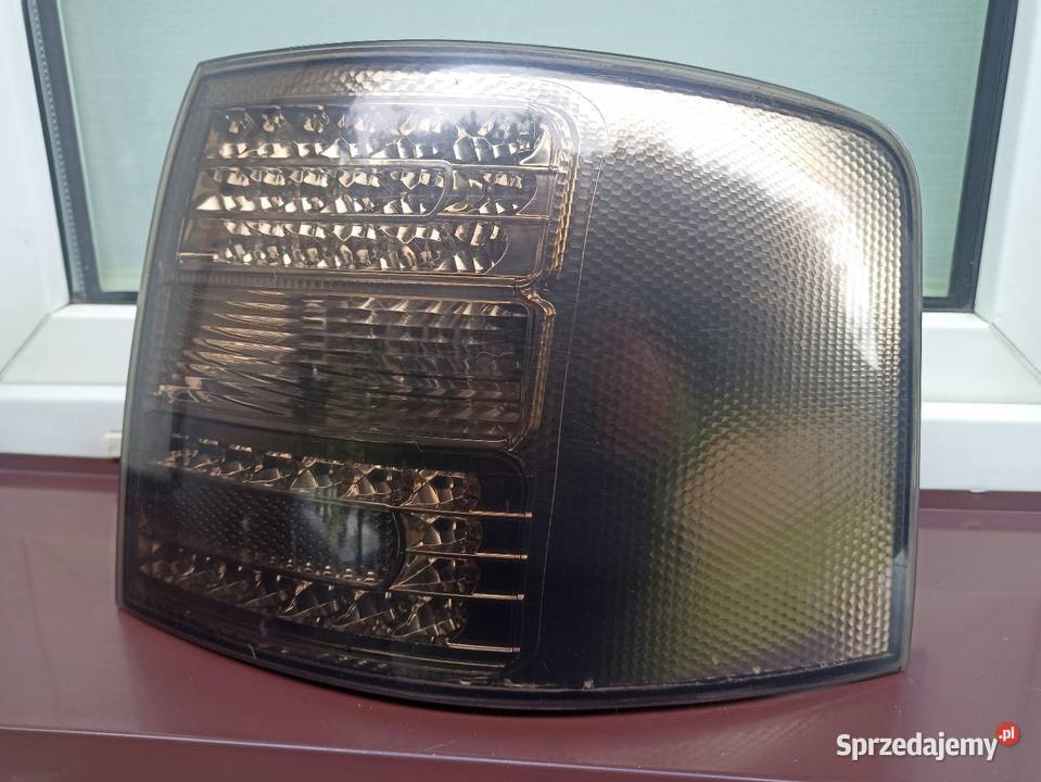 Audi A6 C5 kombi Avant lampy tył tylne prawa sprzedam