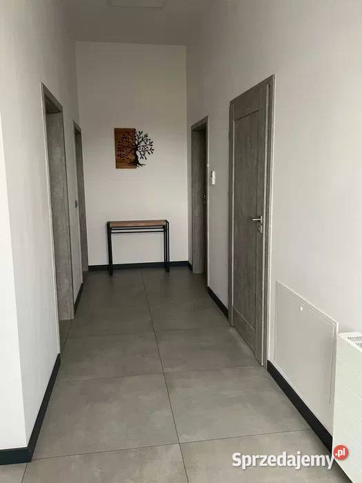 HALA Z MAGAZYNEM I BIUREM Trojany