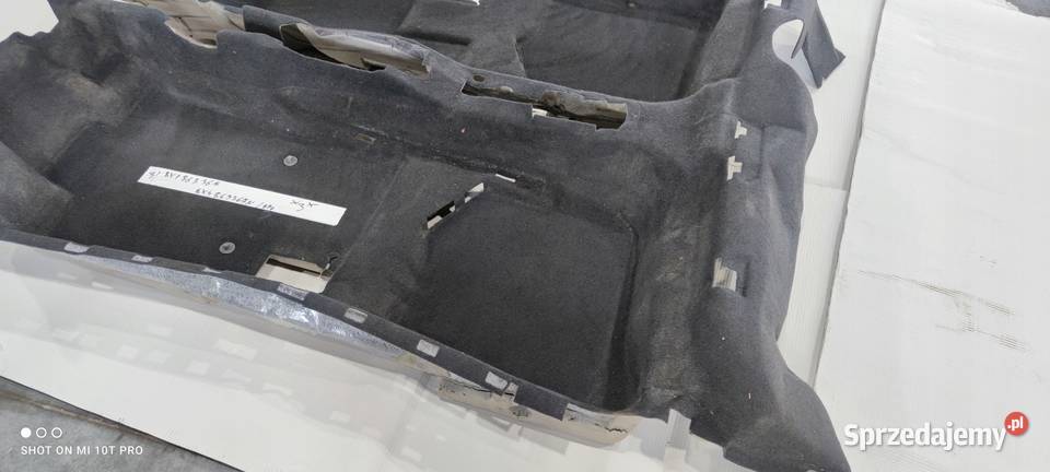 DYWAN WYKŁADZINA AUDI A1 8X 8X1863367 EUROPA 3 osobowe Przystajń