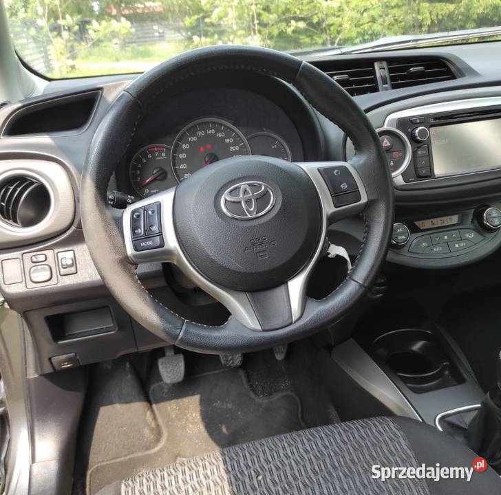 Toyota Yaris Toyota Yaris 10 Benzyna 2014 elektryczne szyby Piecki sprzedam