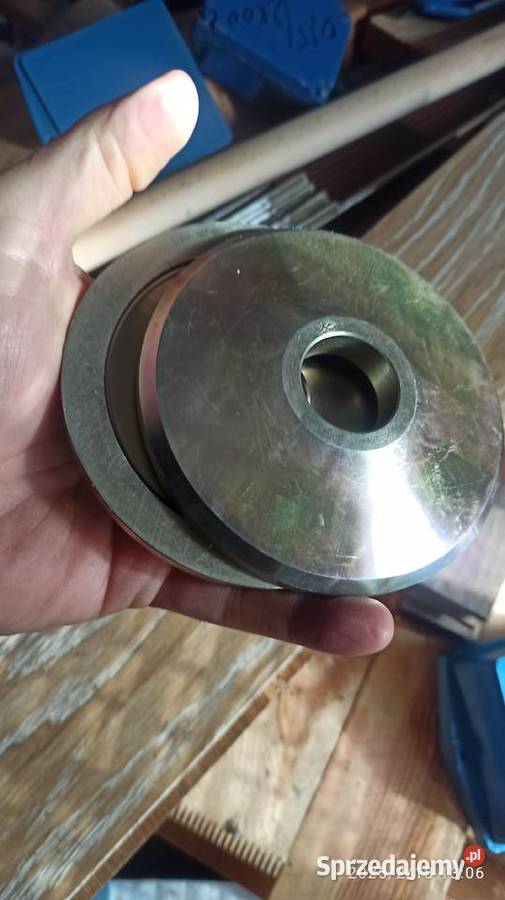duża flansza dociskowa do pił tarczowych Kłodawa