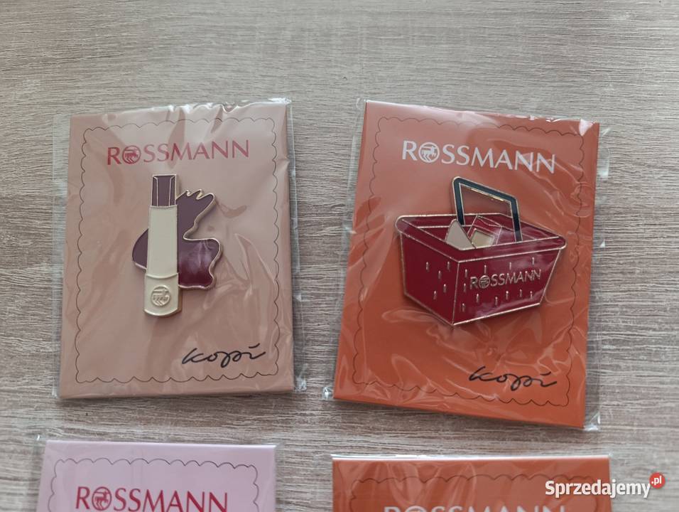 Zestaw 4 przypinek piny z Rossmanna Kwidzyn sprzedam