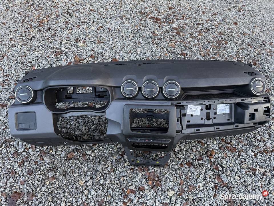 DACIA DUSTER II 2223R DESKA ROZDZIELCZA KONSOLA Oleśnica