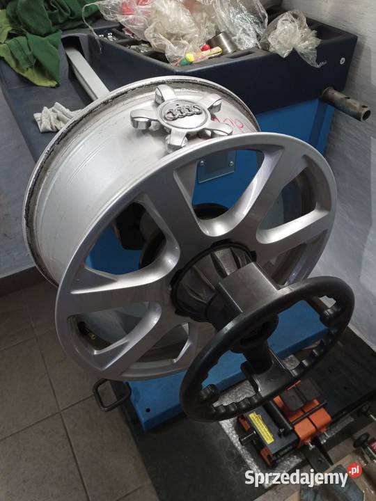 Felgi aluminiowe Audi r16 Średnica 16" Strzałkowo sprzedam