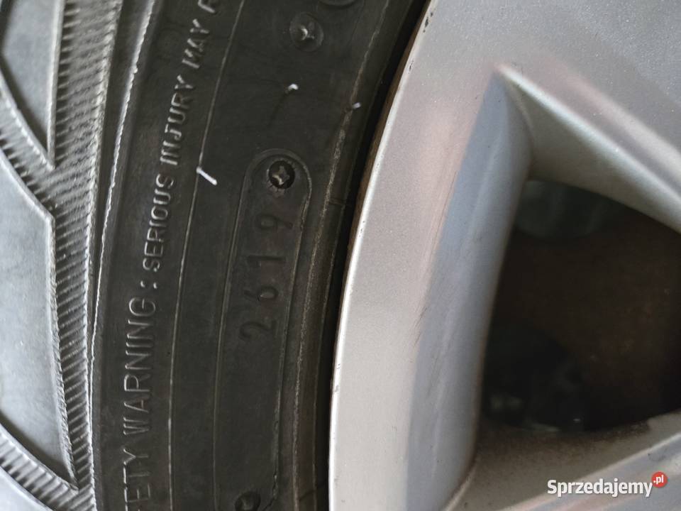 Opony zimowe na felgach stalowych Bmw1 z łódzkie Łódź