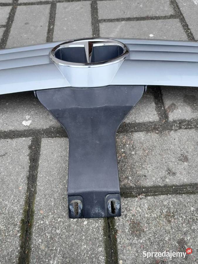 Mercedes W203 coupe grill A 2038800383 Rok produkcji 2003 Atrapy pomorskie sprzedam