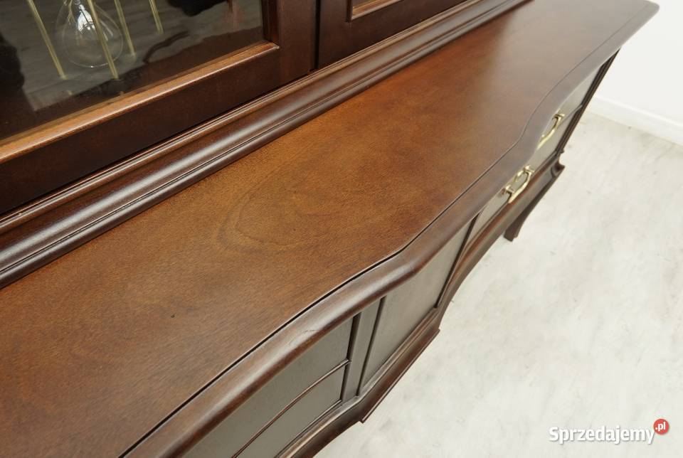 Zabytkowa witryna z lat 30tych w stylu art deco