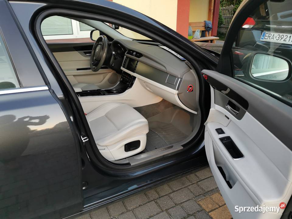 Jaguar XF 35t Prestige 2016 81 600 2 995 3 Gidle