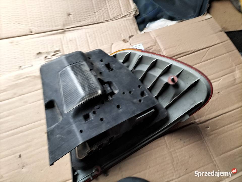 LAMPA TYŁ TYLNA LEWA Bmw 3 e46 lampy tylne