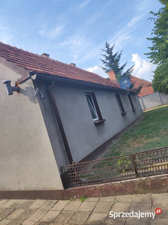 Dom z budynkami gospodarczymi 1103m2 Cielcza