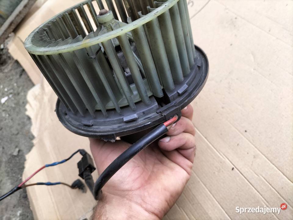 AUDI A4B5 A4 B5 3137020009 893819021 DMUCHAWA Kamień-Kolonia