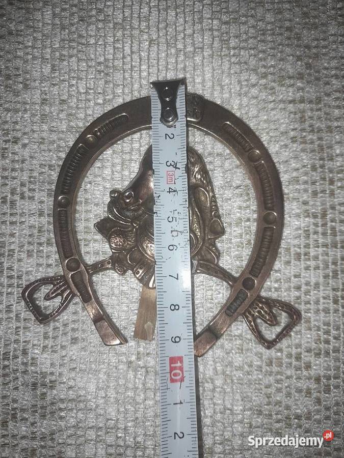 Mosiężna podkowa z koniem