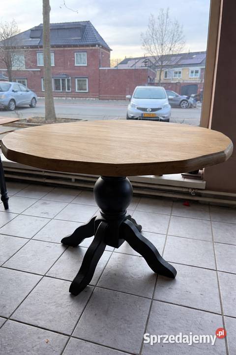Stół dębowy na solidnej nodze OPIS