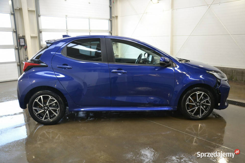 Toyota Yaris 15 benzyna 115 hybryda full led automatyczna Motoryzacja