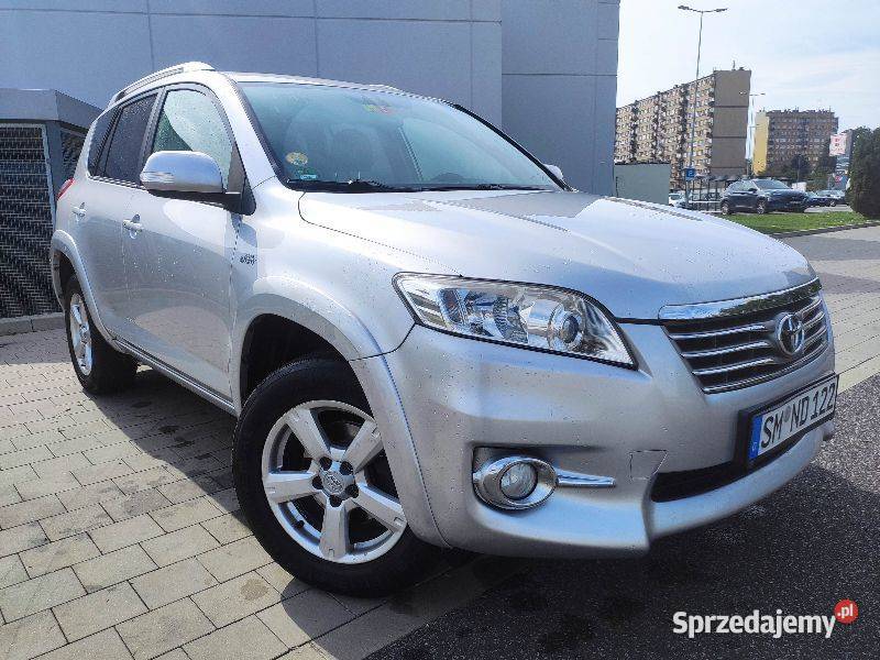 Toyota Rav4 bezwypadkowa pełen serwis 4x nowe światła do jazdy dziennej sprzedam