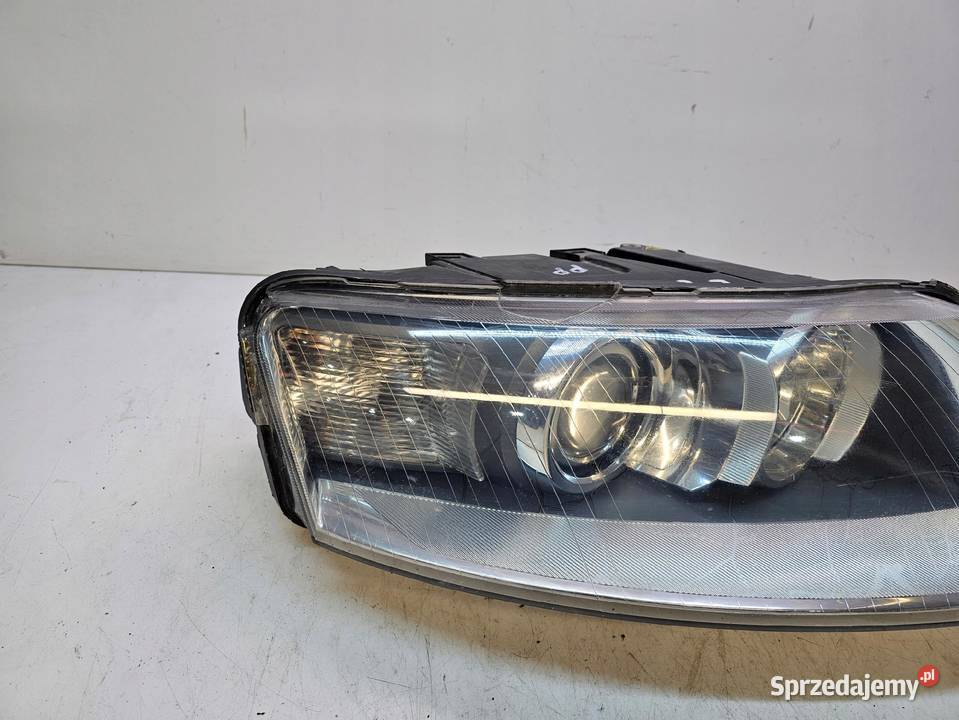 REFLEKTOR PRAWY AUDI A6 C6 4F0941004AK XENON EU Lampy przednie śląskie Przystajń