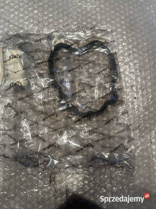 Oryginalna uszczelka pokrywy zaworów Piaggio wielkopolskie Poznań