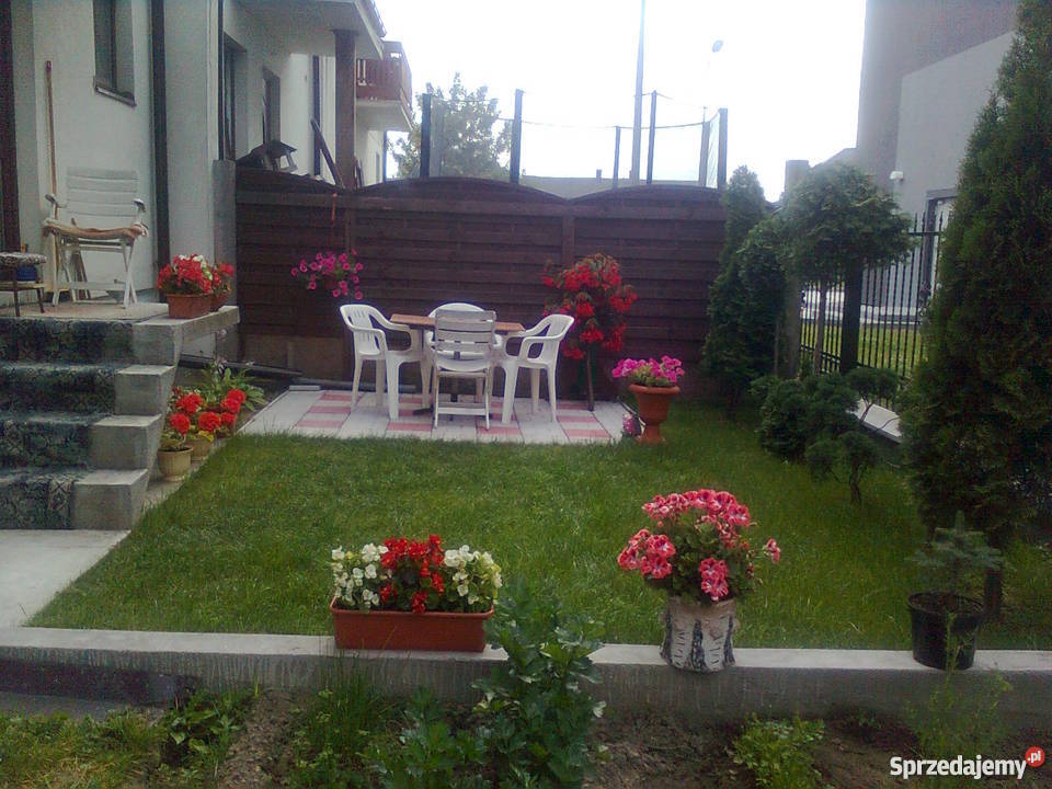 Sprzedam mały dom w Żurominie taras Domy