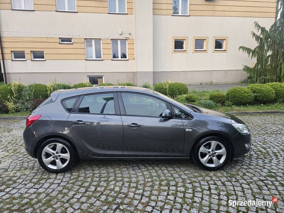 Opel Astra J 2010r 13cdTi Klima Alu 17 Kamera Hatchback Ryglice
