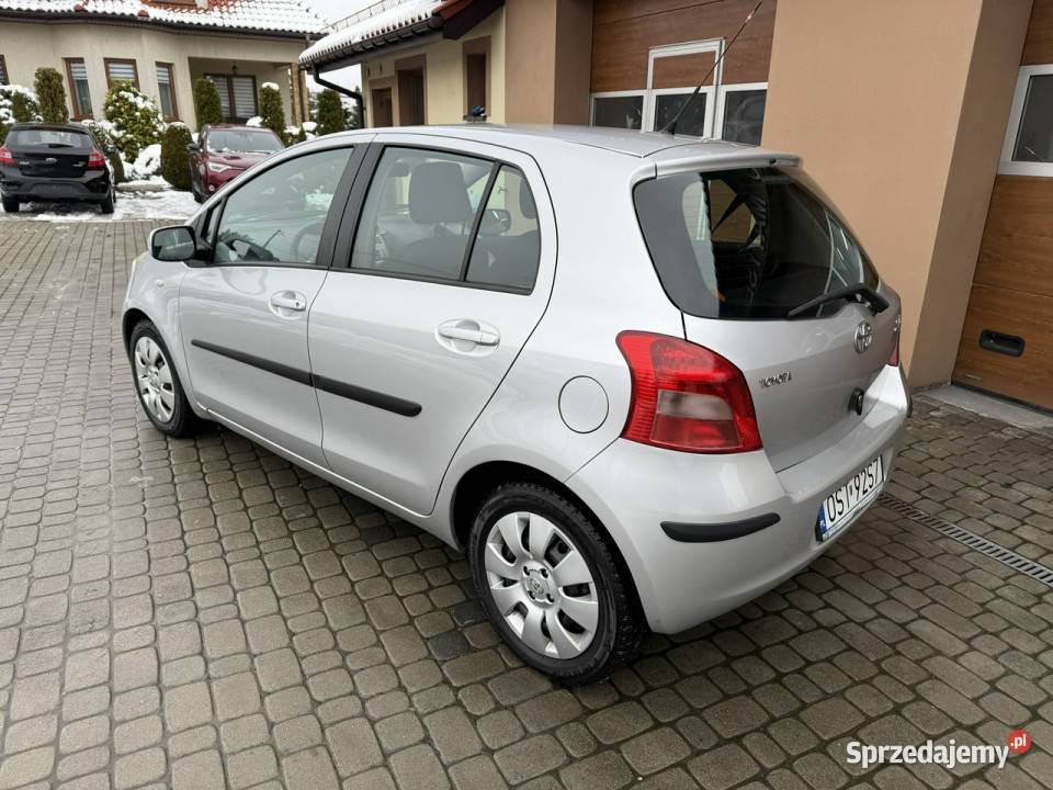 Toyota Yaris 13 87 Klimatyzacka Koła latozima II lakier metallic sprzedam