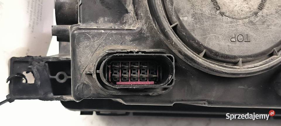 LAMPA PRAWA PRZÓD VOLKSWAGEN CRAFTER 24761600R osobowe Lipno