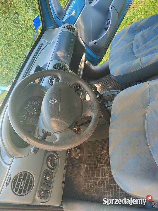 Renault Kongoo nieuszkodzony Renault pomorskie Bożepole Królewskie