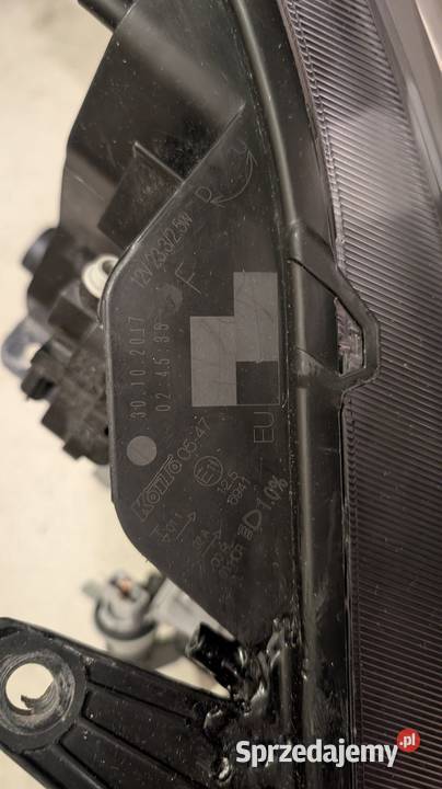 Reflektor lampa przednia toyota avensis t27 Motoryzacja Zamość