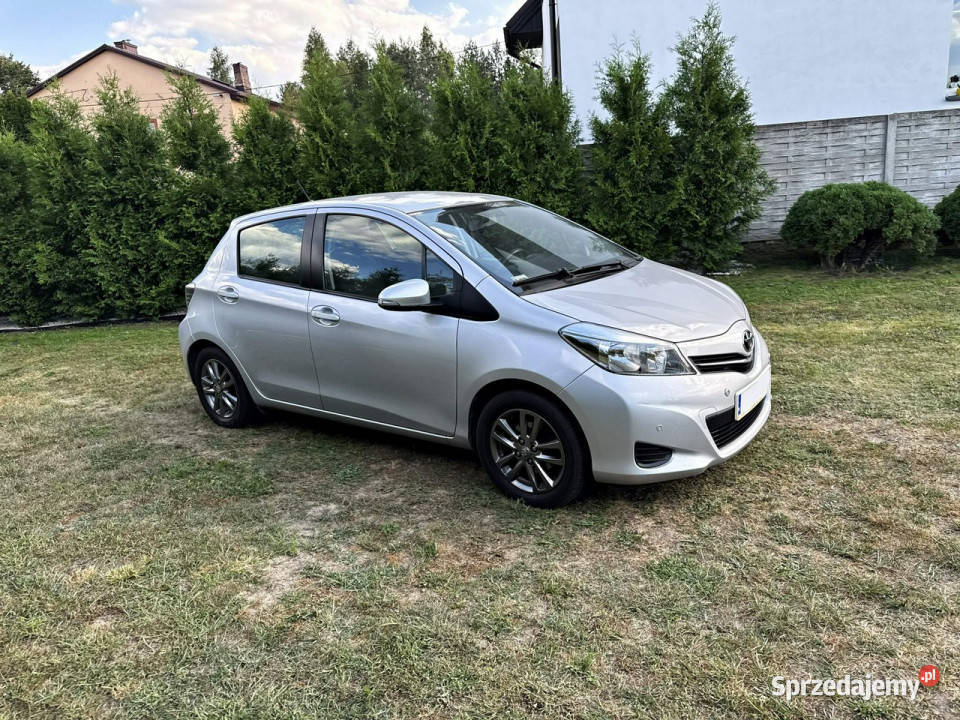 Toyota Yaris 13 VVTi 99 BG Kamera Cofania Navi 74000km Bliżyn