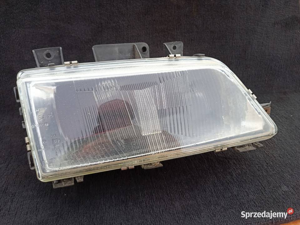 Peugeot 405 lampa przednia prawa reflektor przód lampy przednie Sieradz