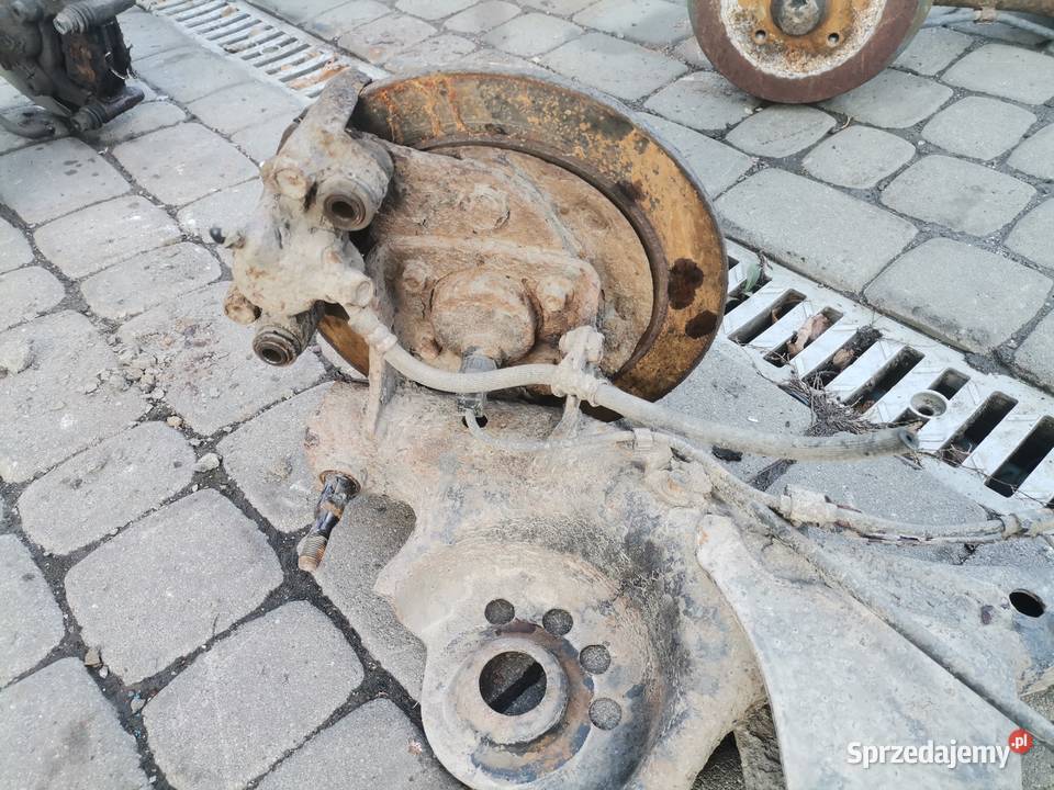 BELKA TYŁ TYLNA TOYOTA YARIS I HB