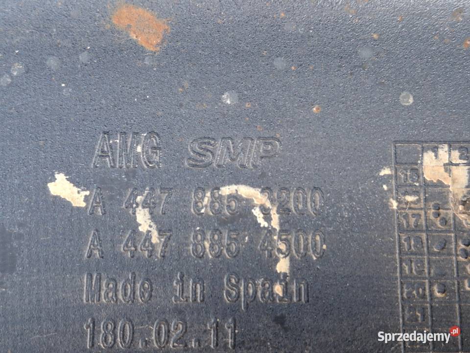 MERCEDES VITO VKLASA W447 AMG ZDERZAK TYŁ TYLNY Bieleń